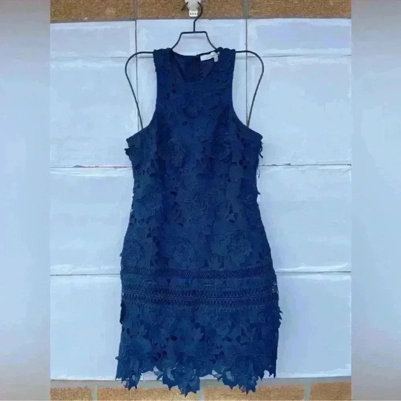 Lovers + Friends CASPIAN SHIFT DRESS size small - Picture 3 of 8